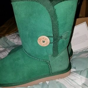 Bailey Button Uggs